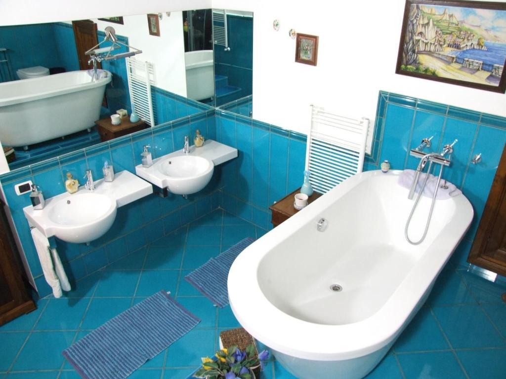Bed And Breakfast Adelberga Salerno Exterior photo